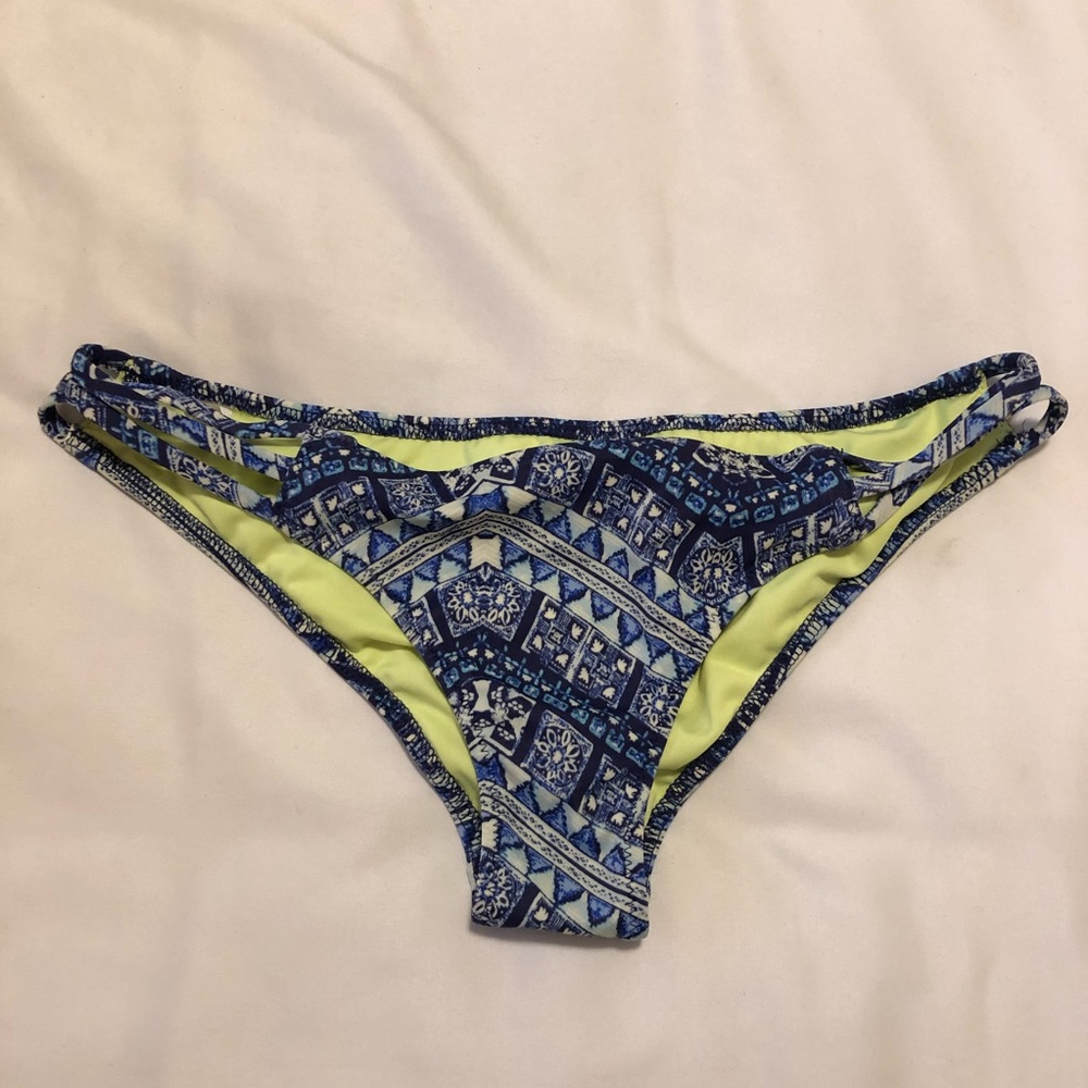 Aztec/Tribal Print Bikini Bottoms Strappy VS